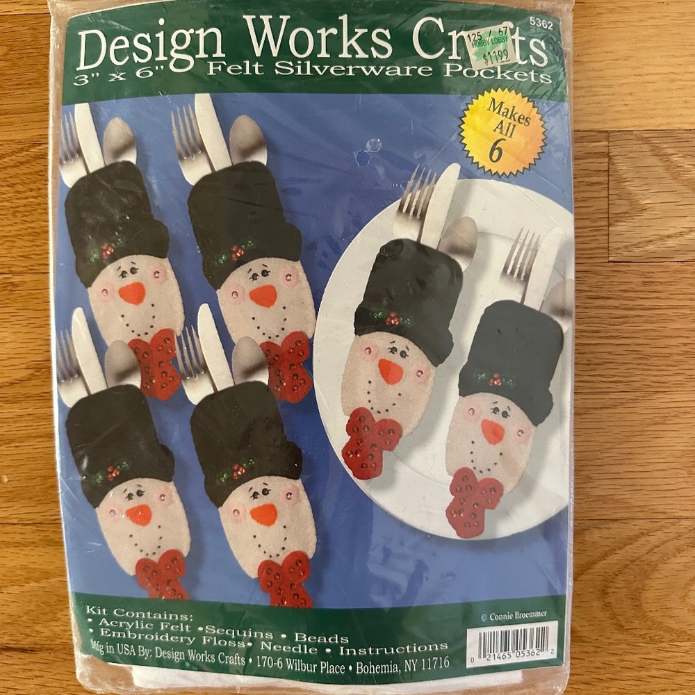 NWT Holiday Craft Kit Felt Silverware Pockets Snowmen